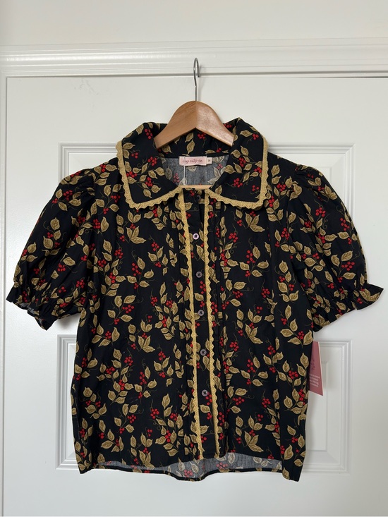 Ivy City Co Tops - Ivy City Co Sophia Blouse Holly Berry Medium Black Button Short Sleeve Cotton
